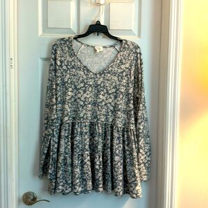 So soft floral design tunic top